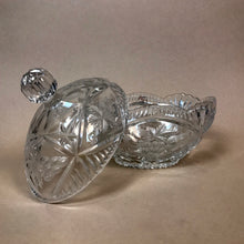 Load image into Gallery viewer, vintage princess house grape container with lid
